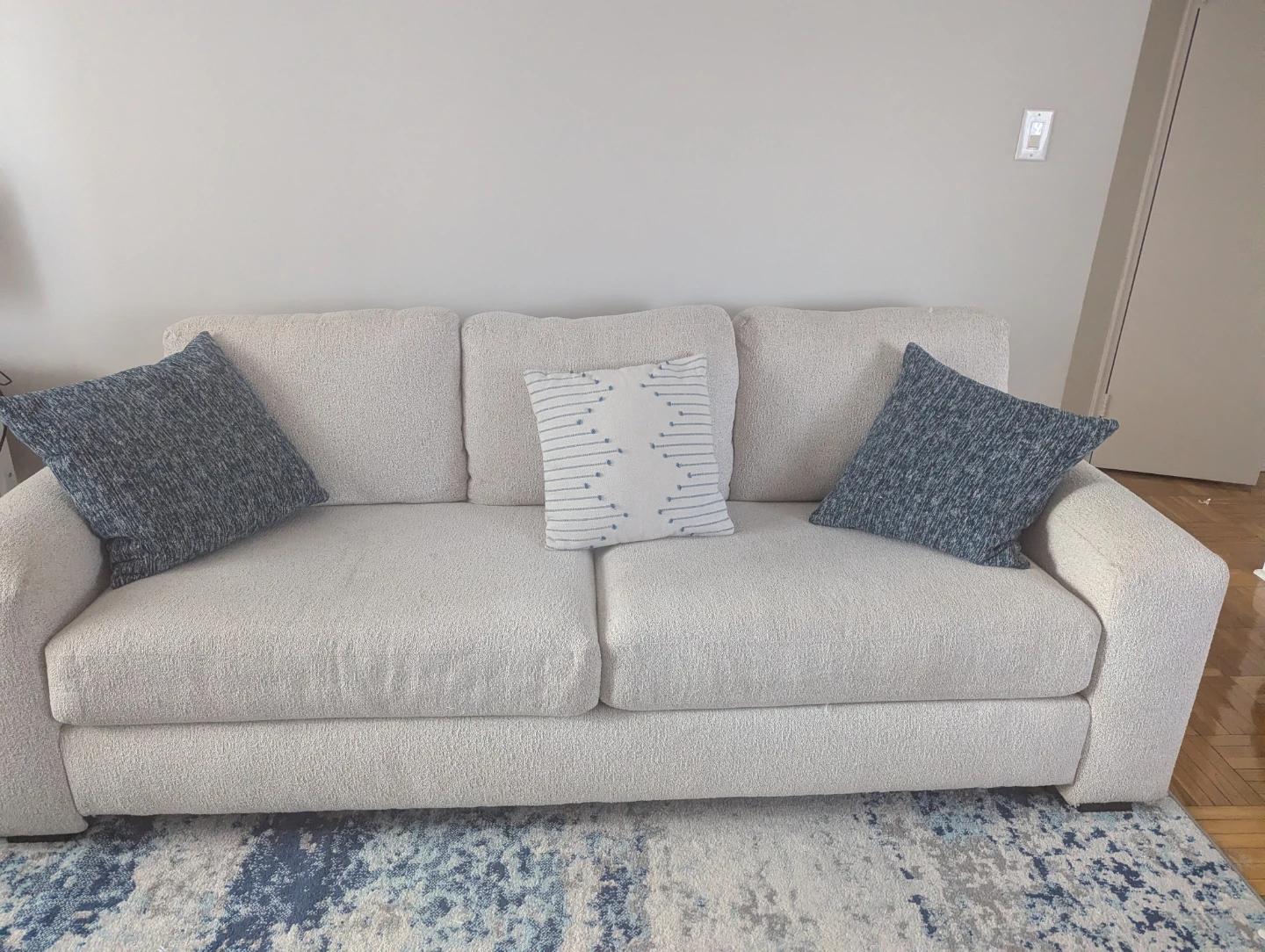 Léons Vogue Sofa - photo 3