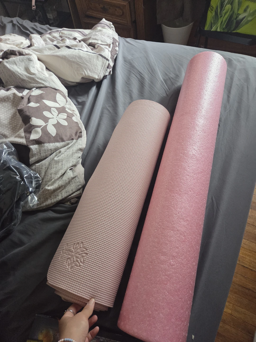 Pink yoga mat & foam roller