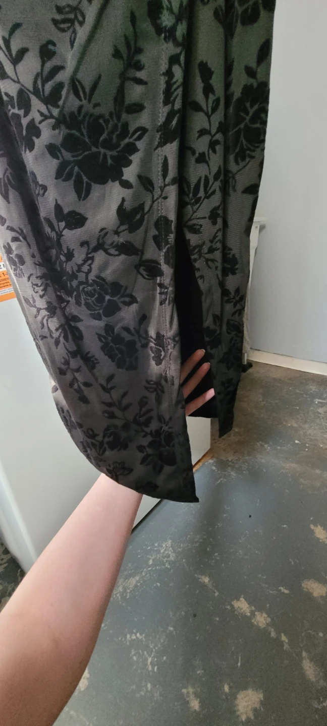 Beautiful Black Rose Dress - photo 3