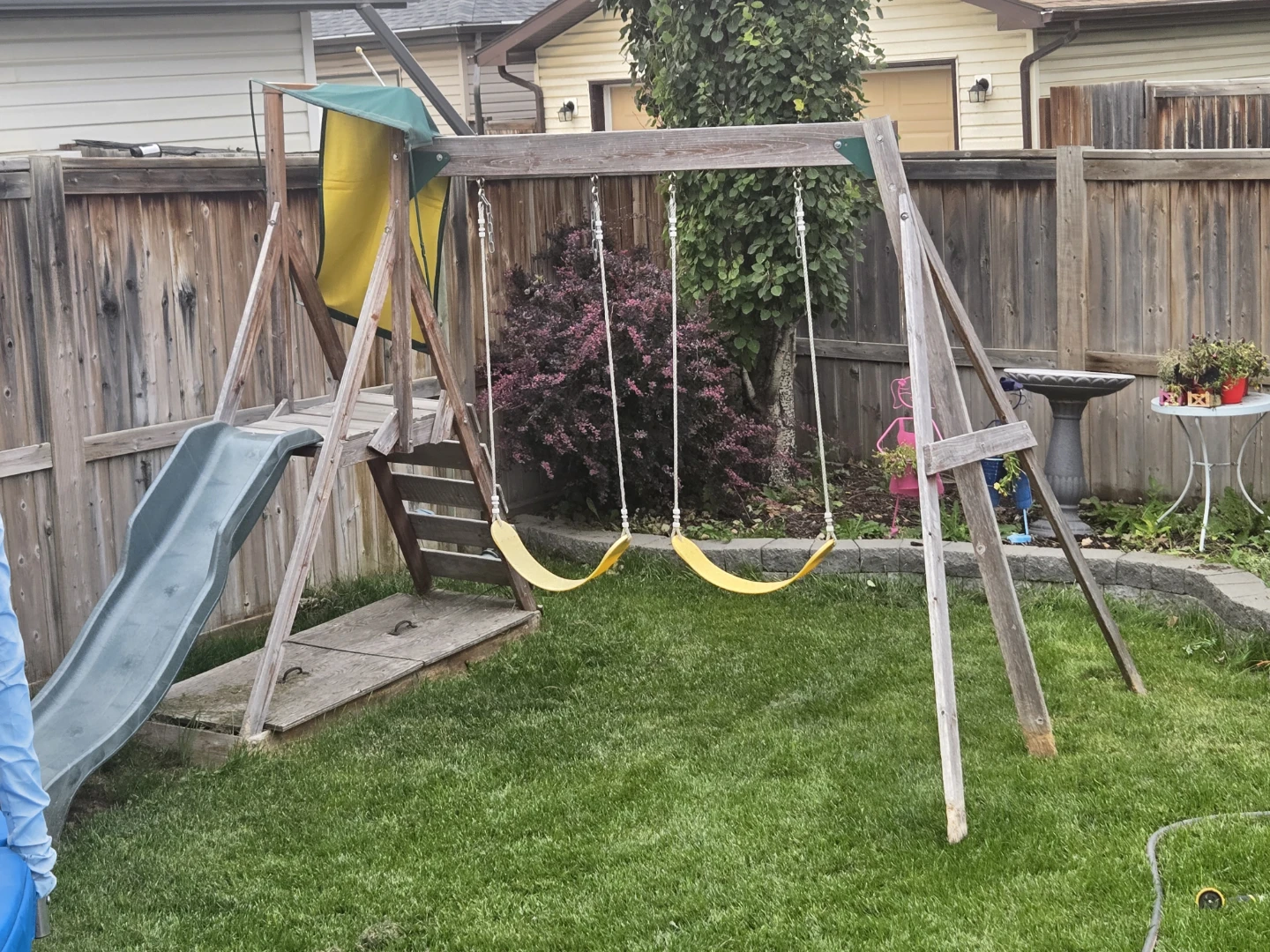 Outdoor swing set