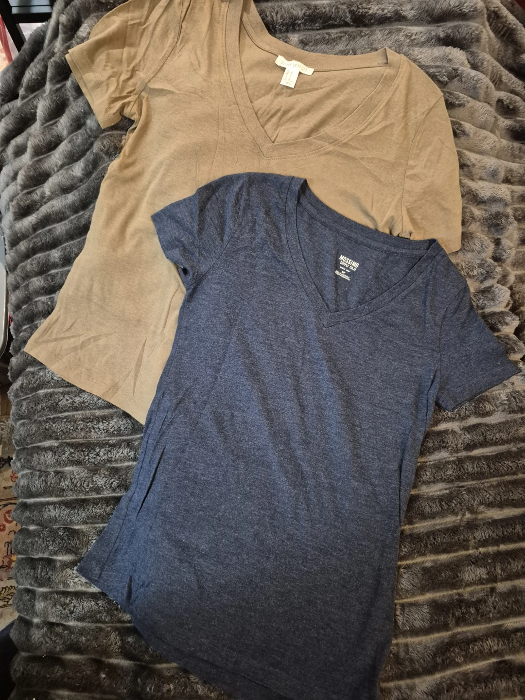 V-neck T-shirts Forever 21 and Mossimo
