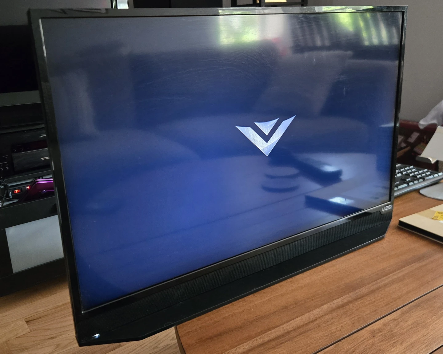 Vizio E280i-A1 28-inch LED Smart TV