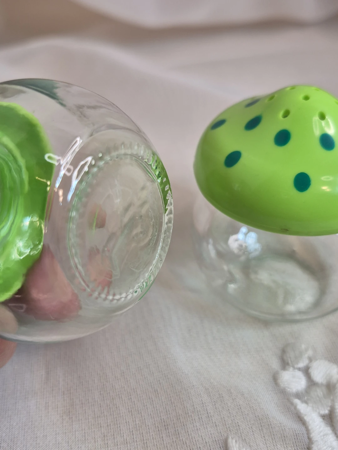Vintage Retro Glass & Plastic Little Mushroom Salt & Pepper - photo 5