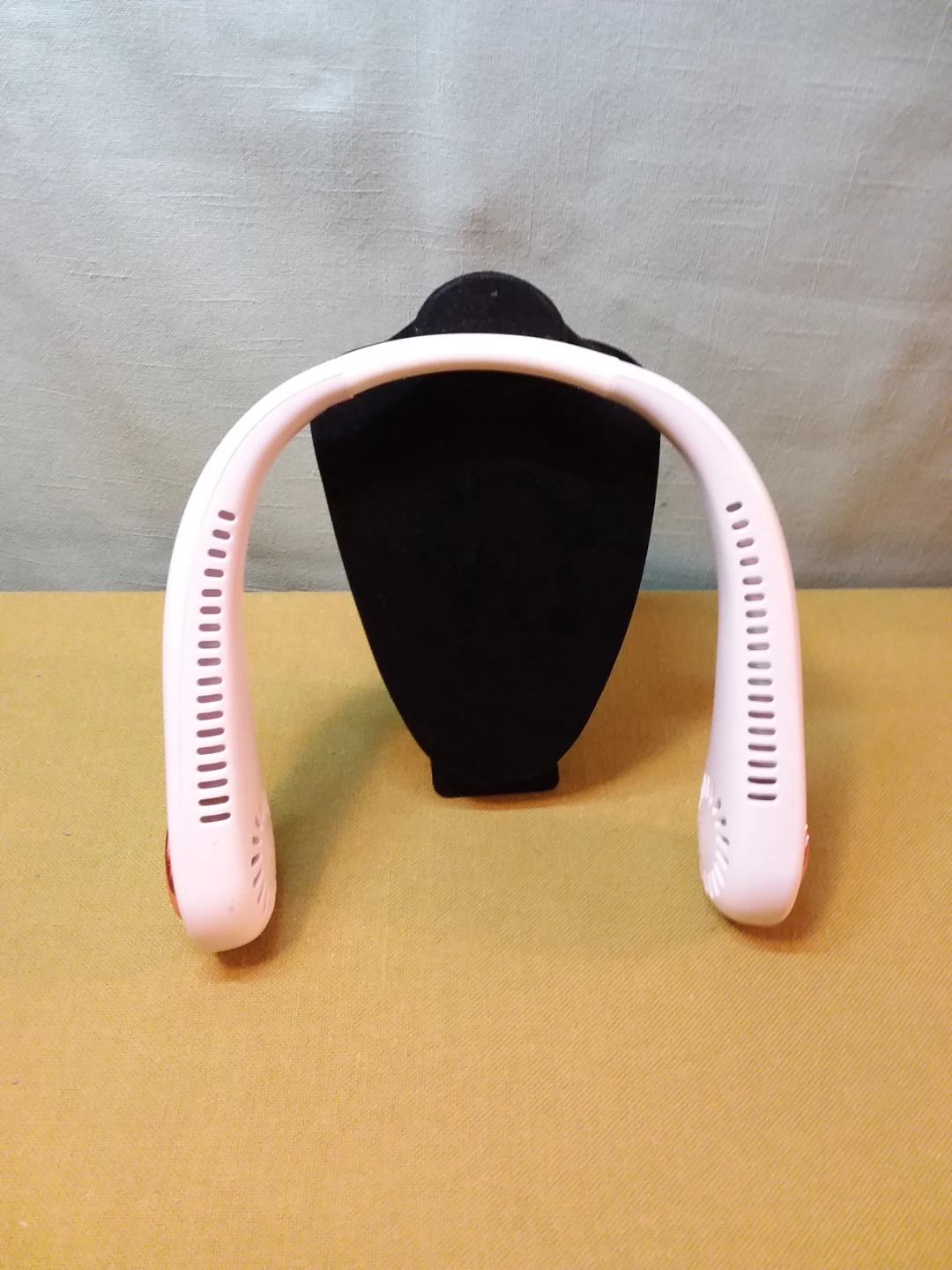 🏈 🥵 🪭🆒 😎 Like 🆕 White Portable (Super Flexible) Neck Fan 🪭