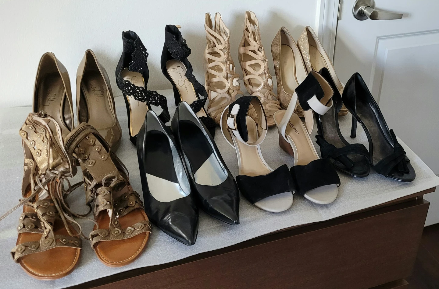 Women's shoes/heels (8 pairs)