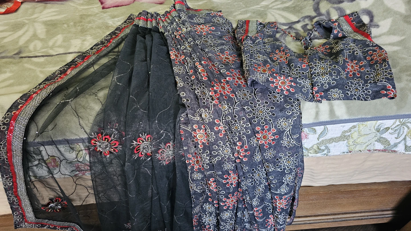Gray Floral printed Saree with half net, Blouse included - photo 4