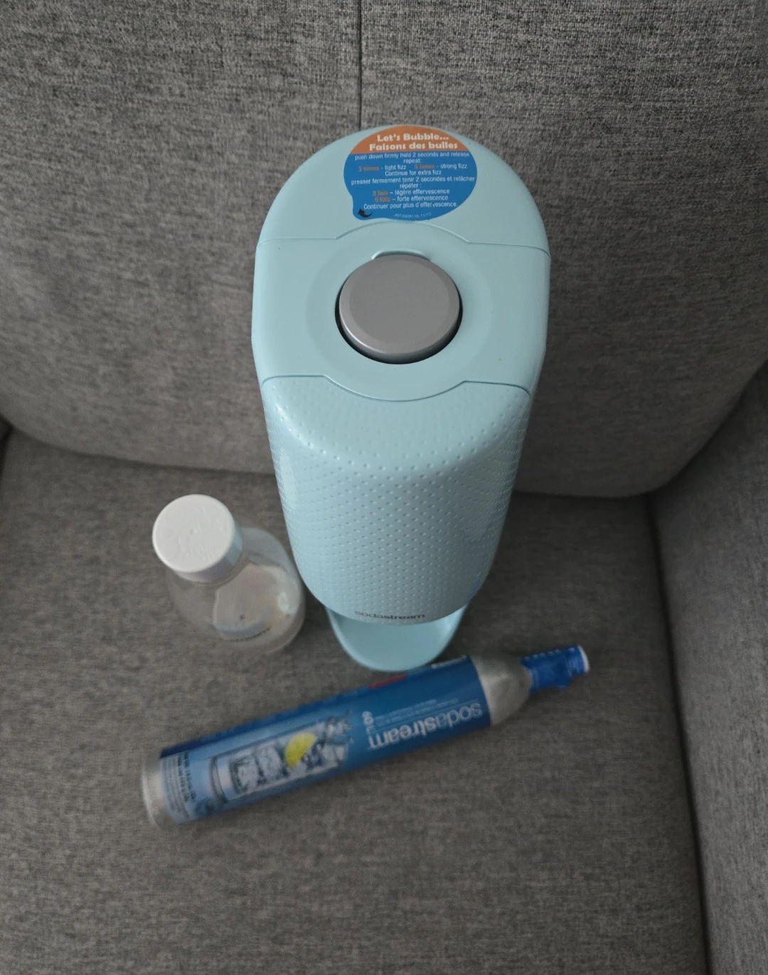 Soda Stream Fizzi Sparkling Water Maker - photo 2