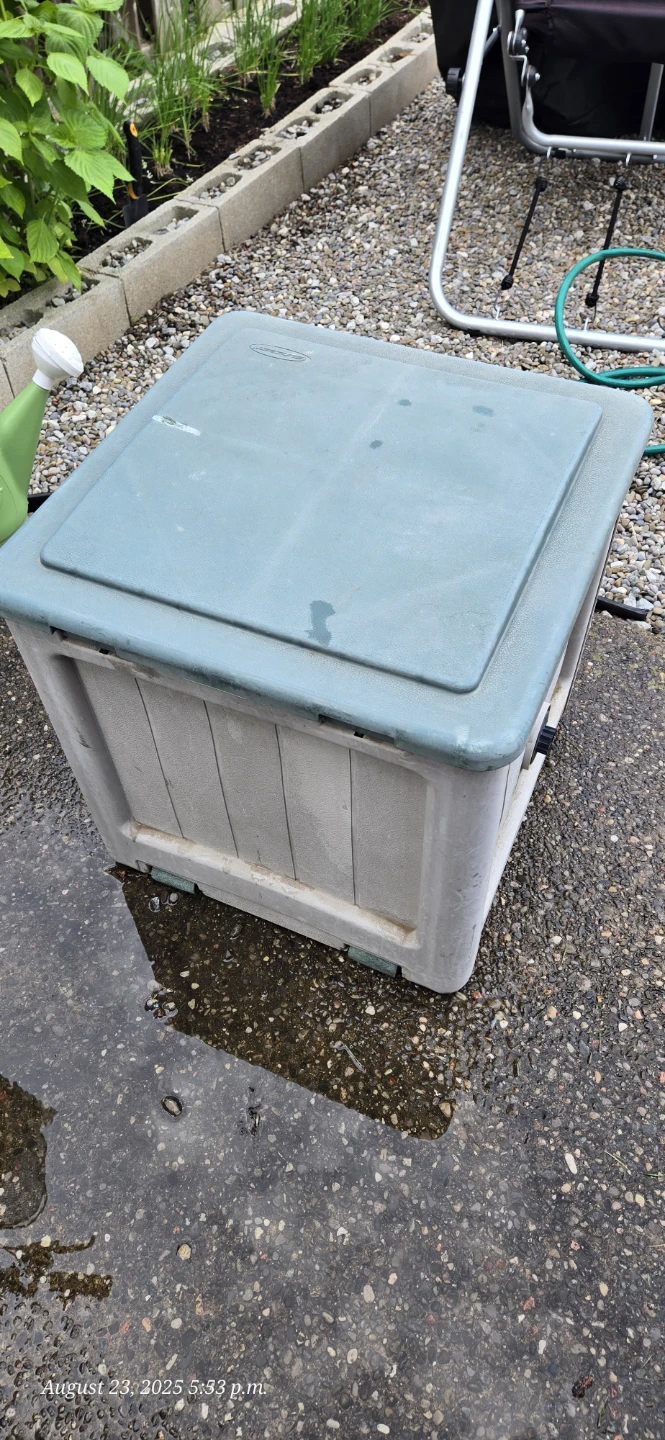 Suncast Garden Hose Reel Hideaway includes water hose - photo 3