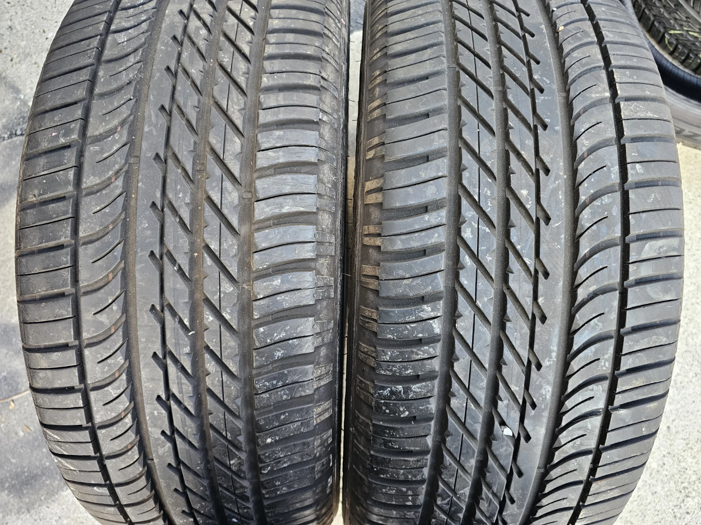 235/50 R20 ALL SEASON TIRES ( 2 ONLY )