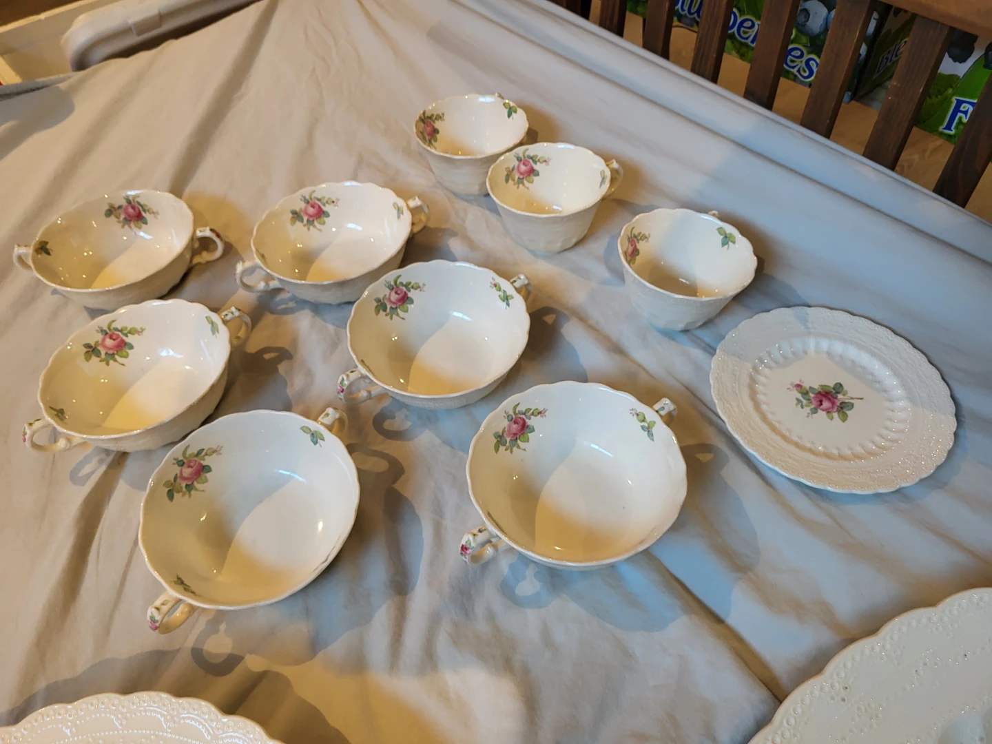 Vintage Rose Floral Porcelain Dinnerware Set - photo 5