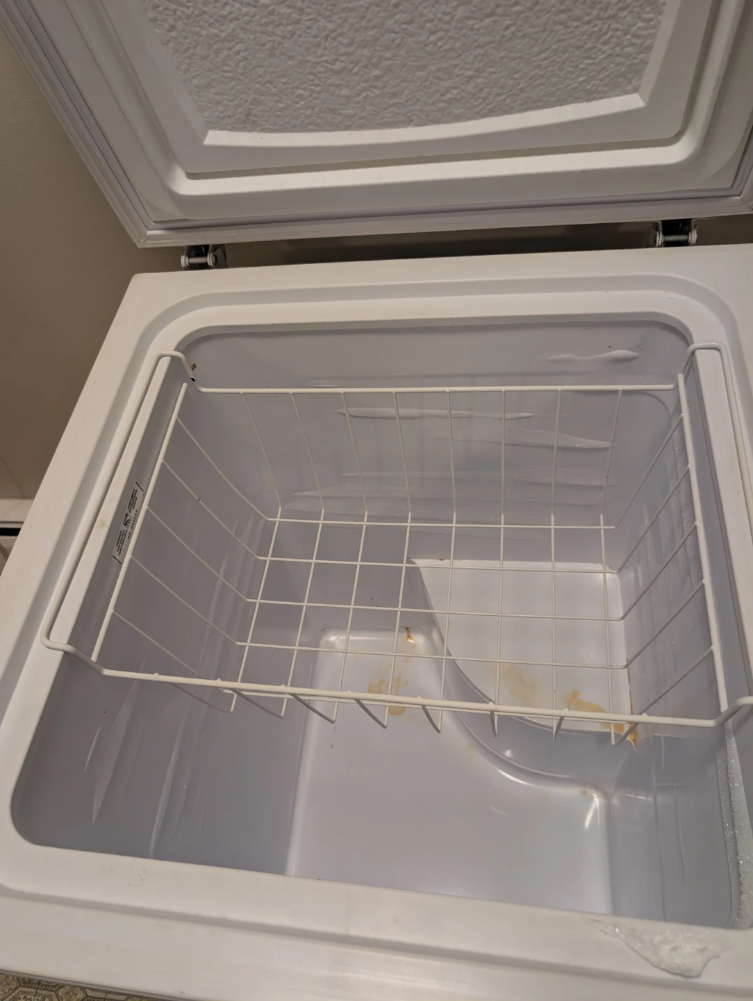 White Chest Freezer - photo 2