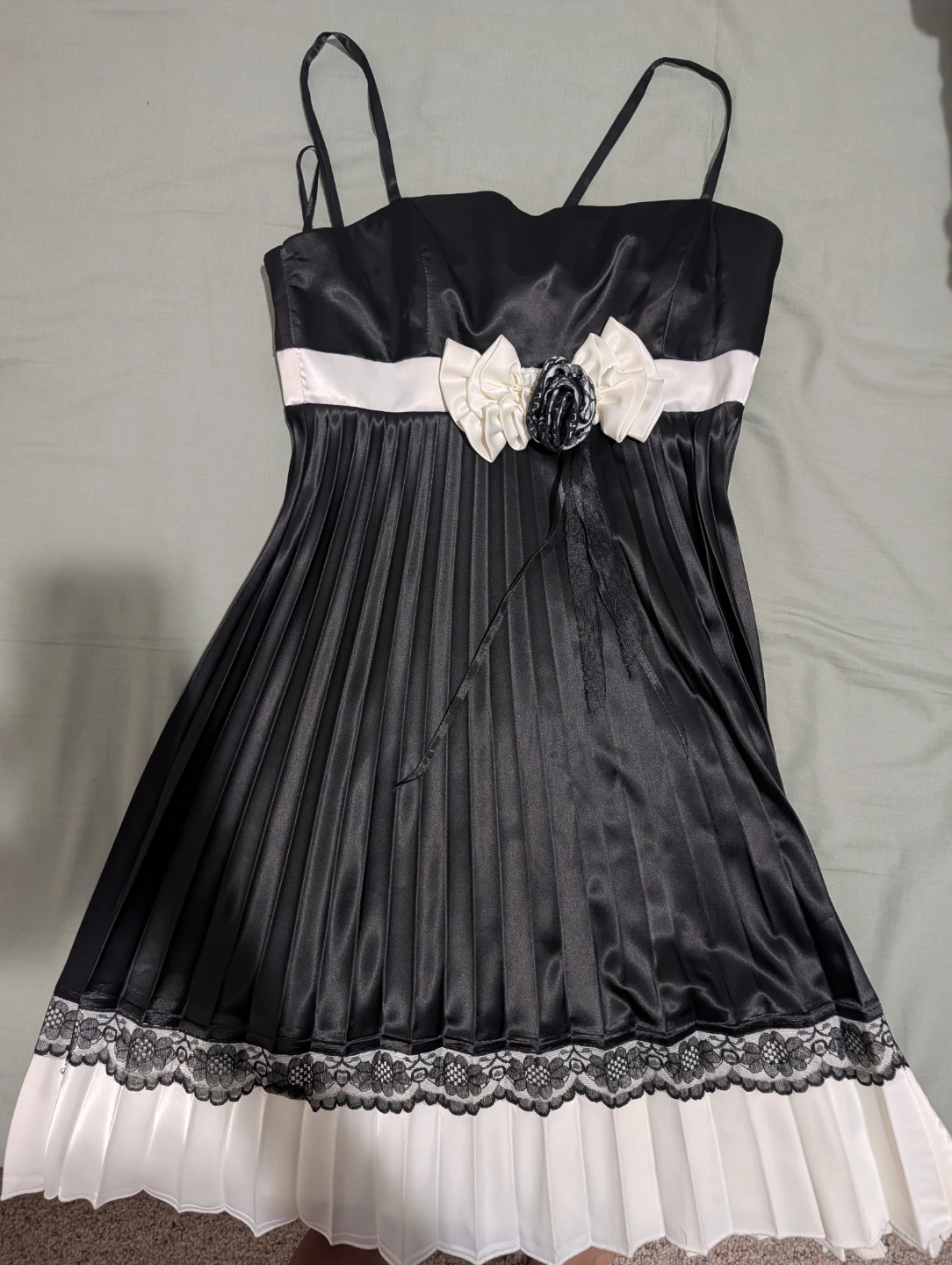 Black and White Satin Dress with Bow - photo 3