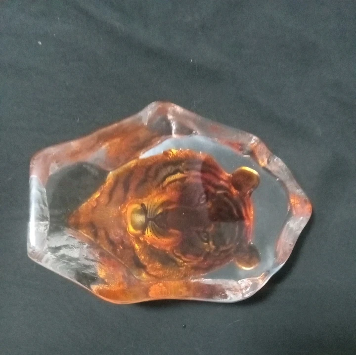 Glass Tiger Sculpture - photo 2