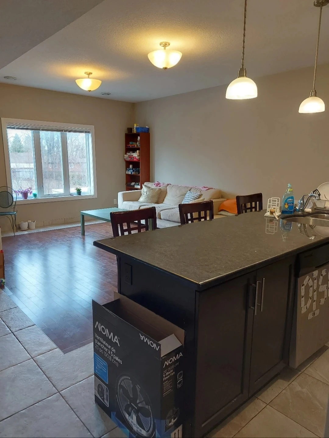 Rooms for Rent in 4 bedroom Unit - photo 2