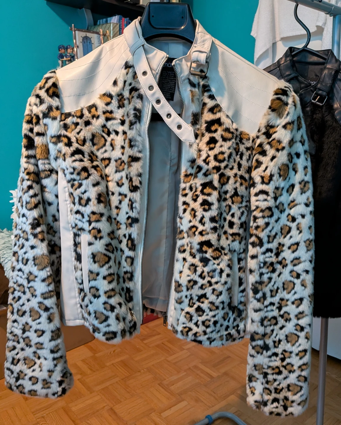 Various Faux Fur Coats - photo 5