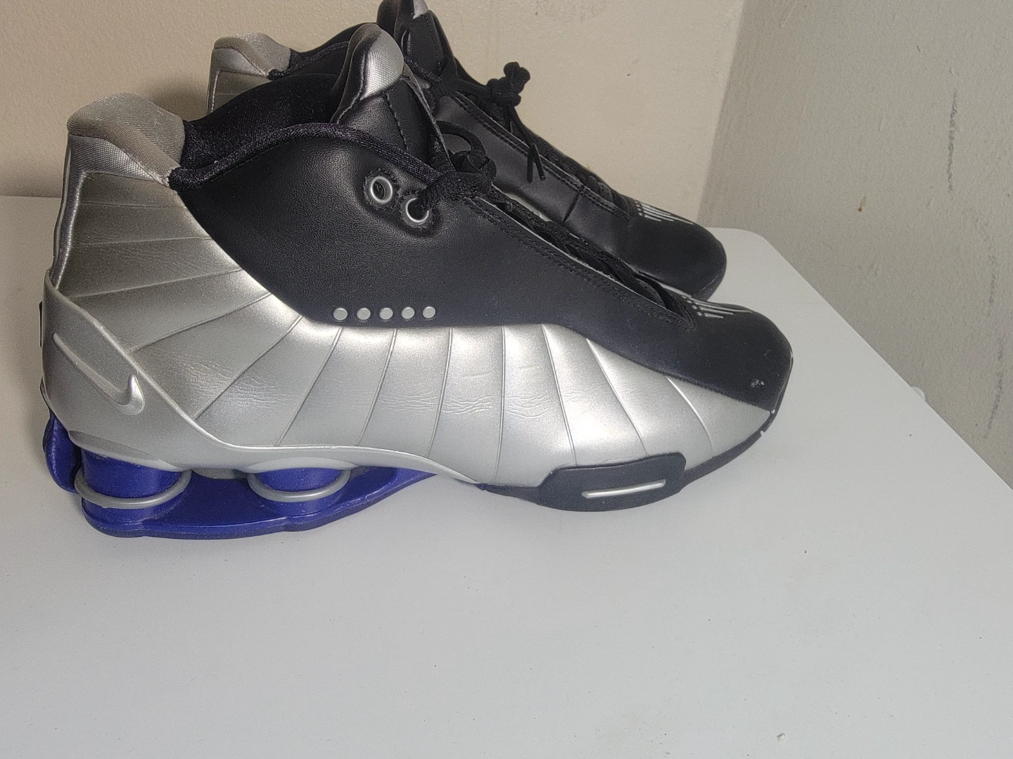Nike Shox Basketball Shoes Silver Black Blue