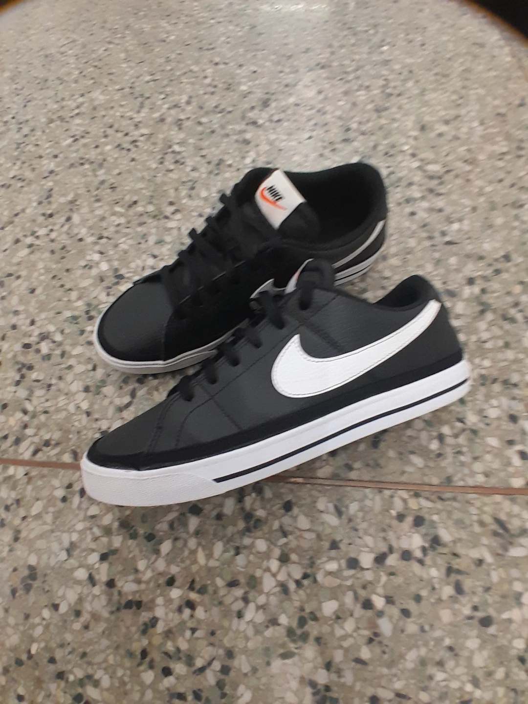 Nike Men's Black Sneakers Women's  Size 8.5 - photo 4