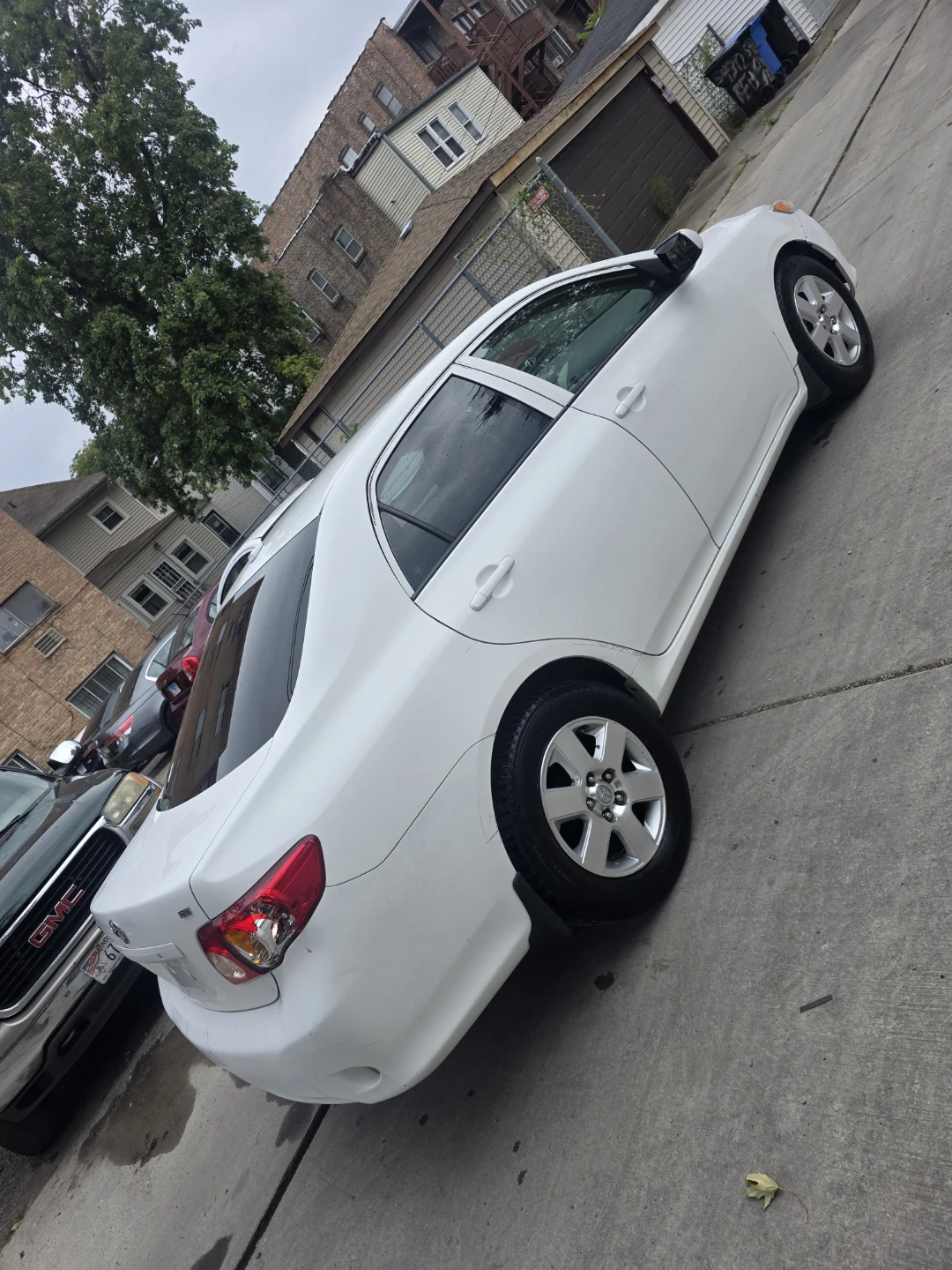 White Toyota Corolla - photo 2