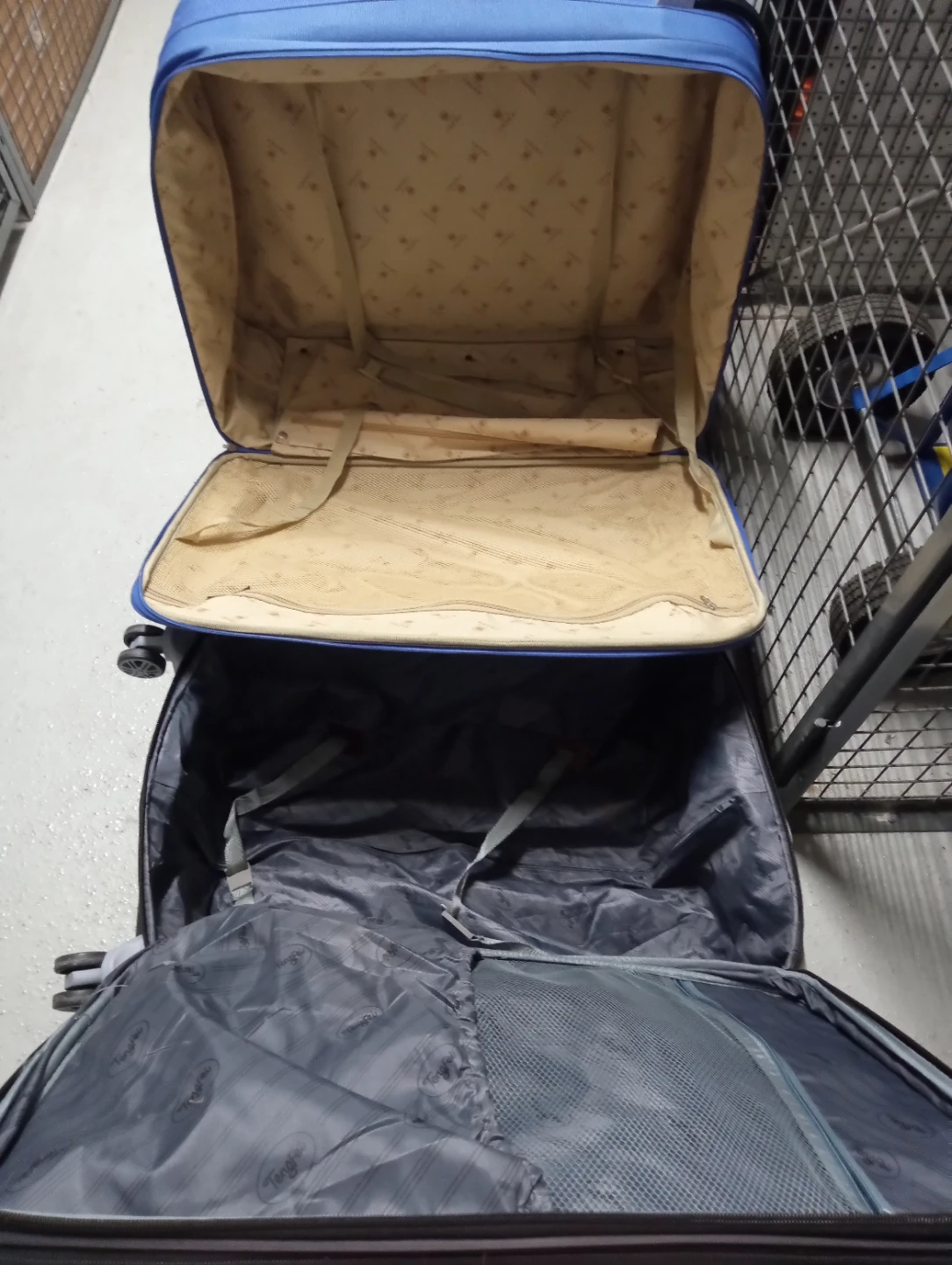 Luggage $30for 2, moving sales - photo 2