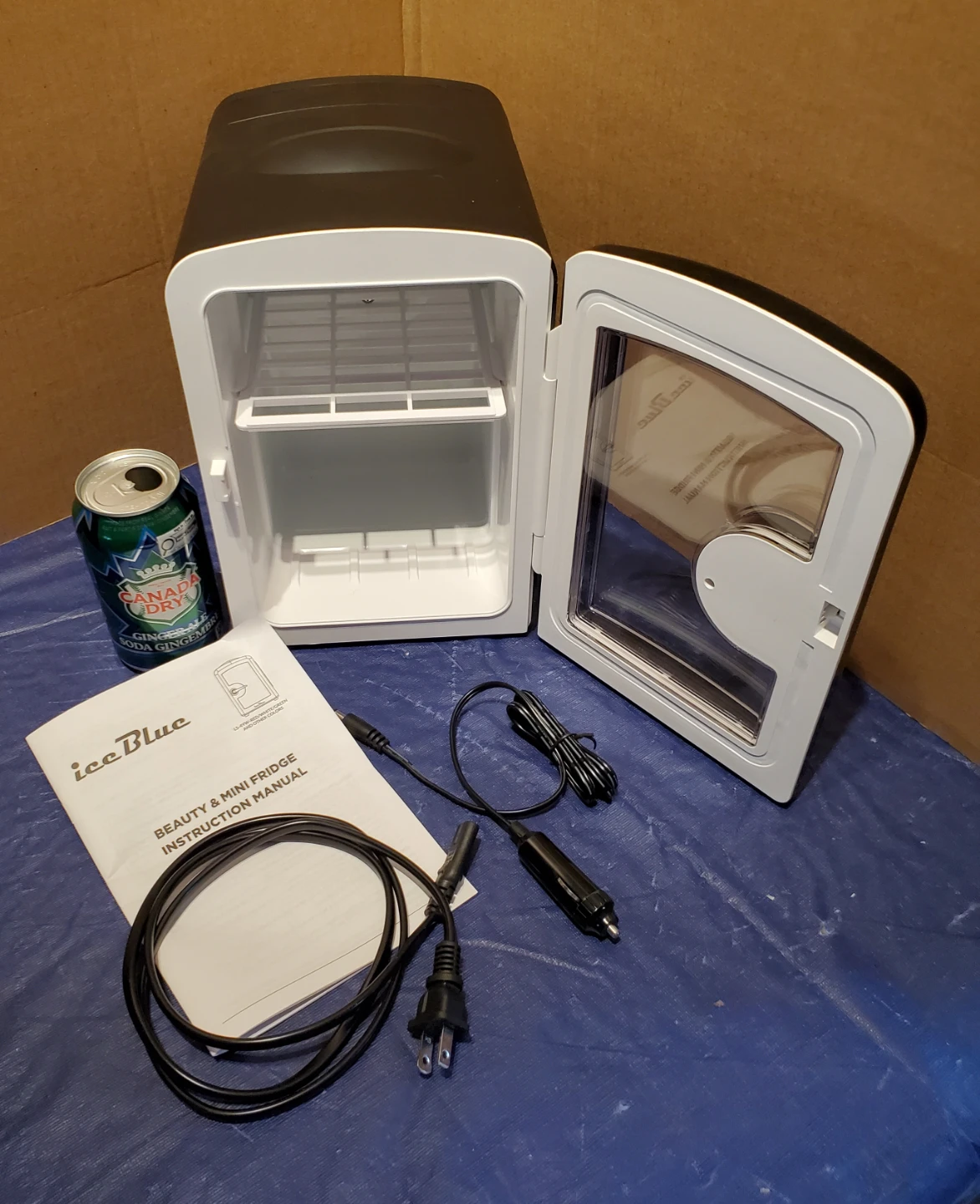 Mini makeup fridge - photo 2