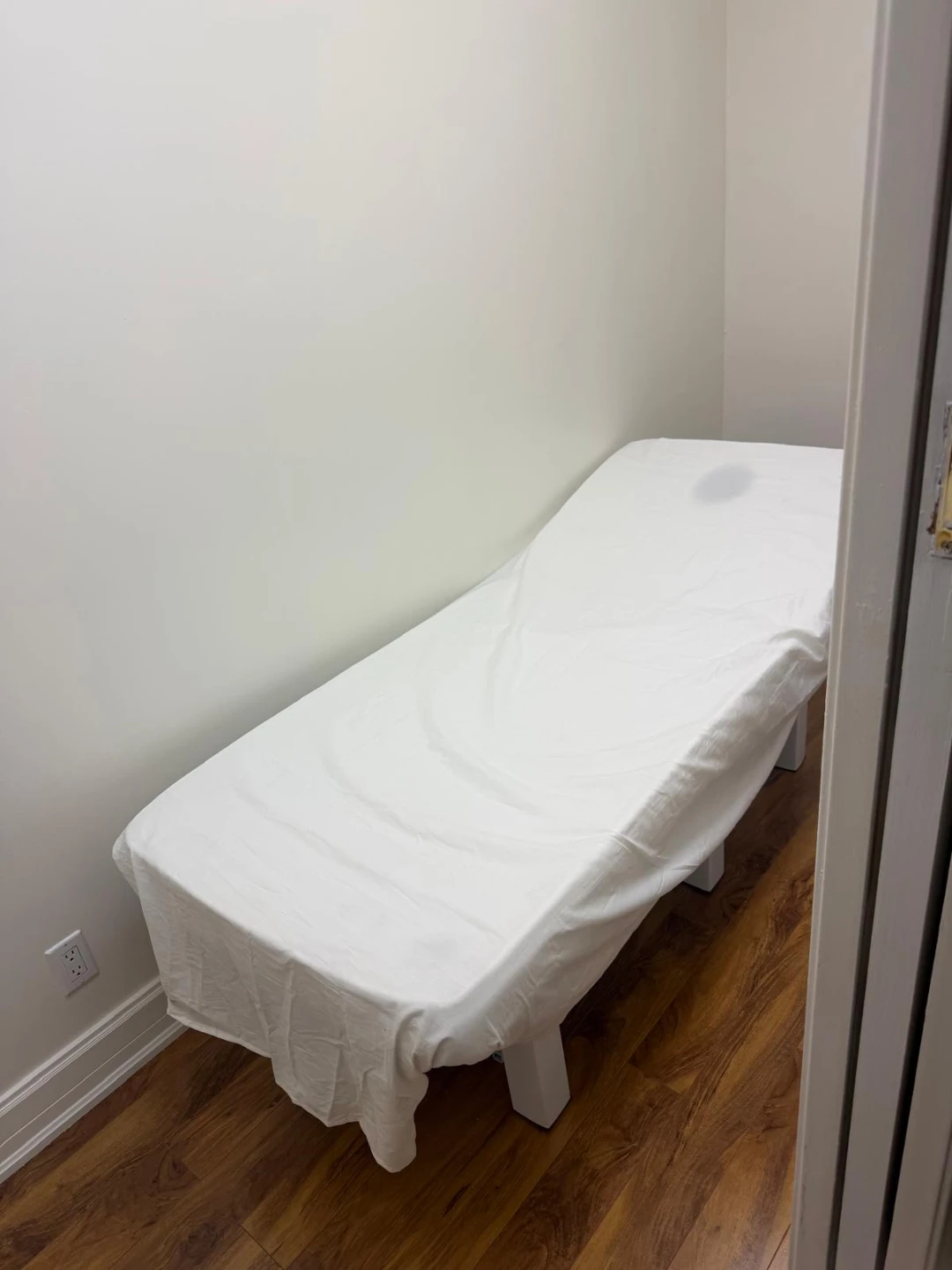 White Massage Table