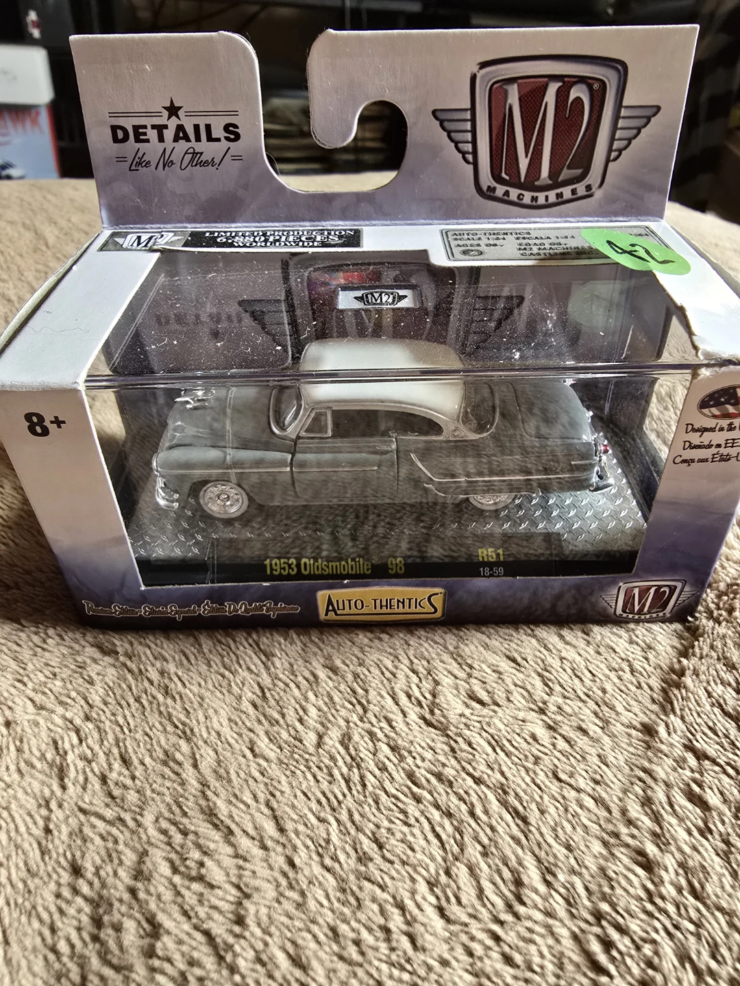M2 Machines 1953 Oldsmobile 98 Diecast Car - photo 2