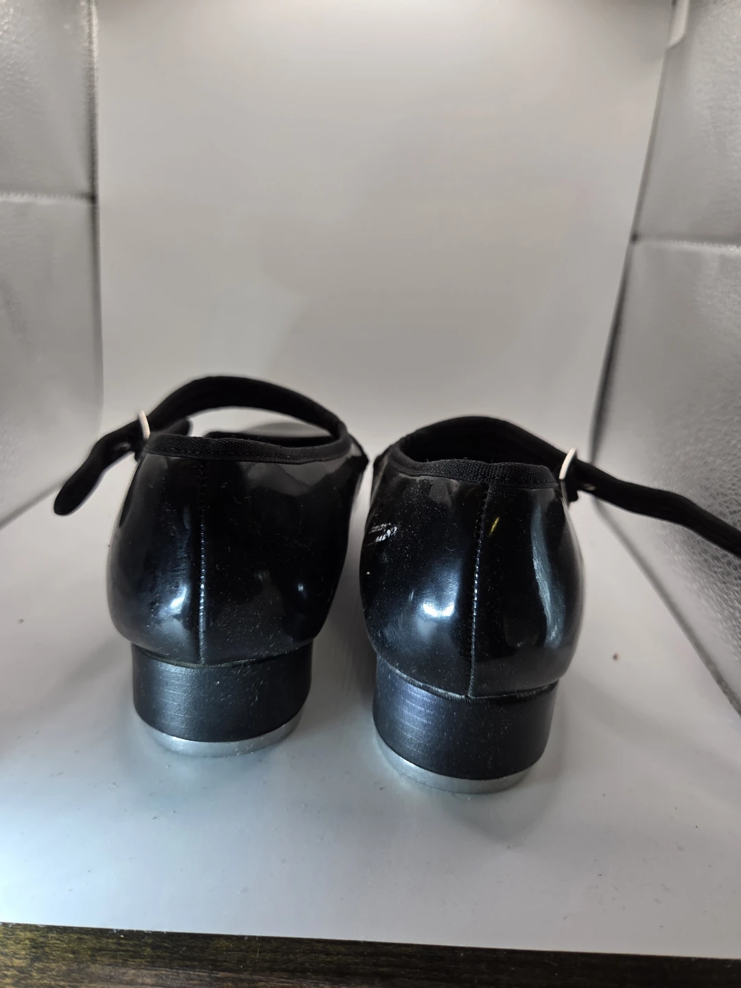 Capezio Black Tap Shoes Size 6.5 - photo 3