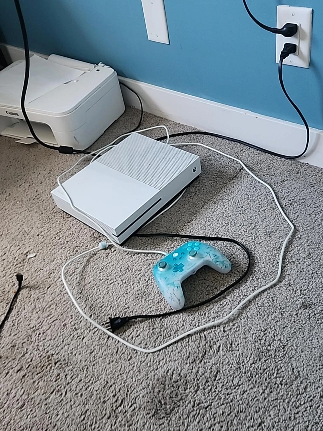 Microsoft Xbox One S Console with Controller