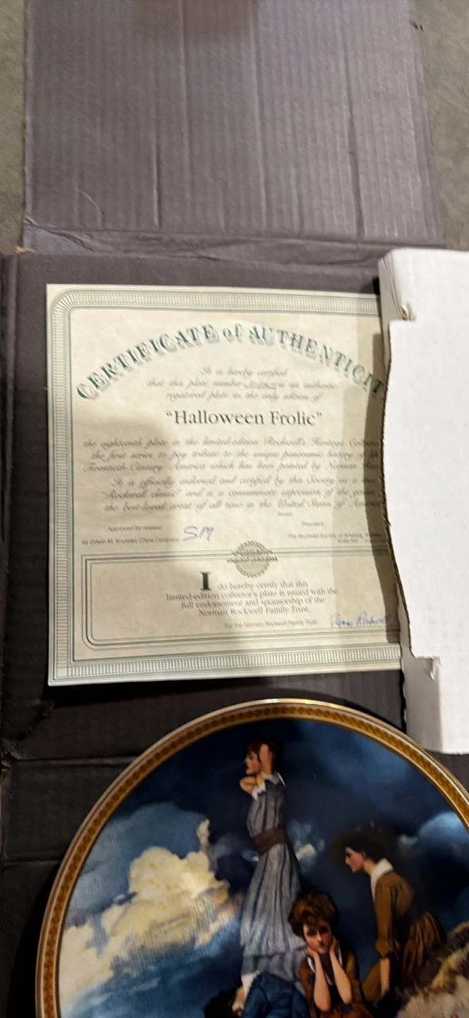 Norman Rockwell Collector Plate - Halloween Frolic 4 pcs - photo 5