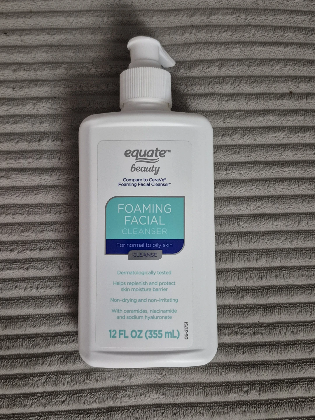 BNIB)Equate Beauty Foaming Facial Cleanser
