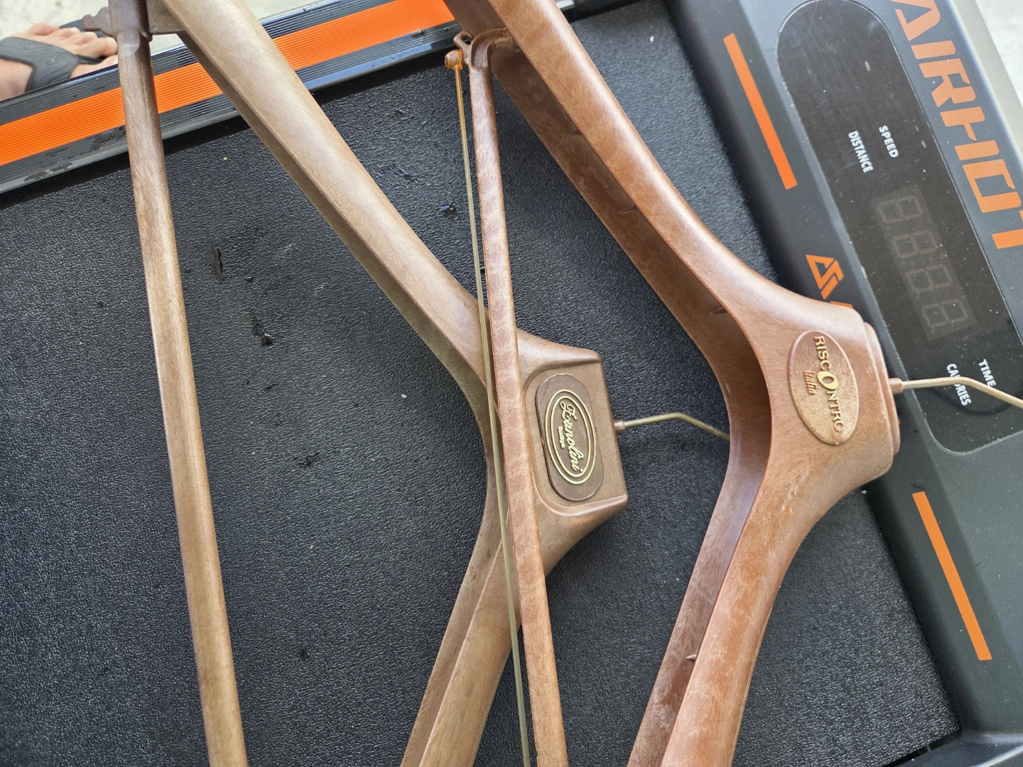 Fisacontro and Barello Wooden Hangers - photo 4
