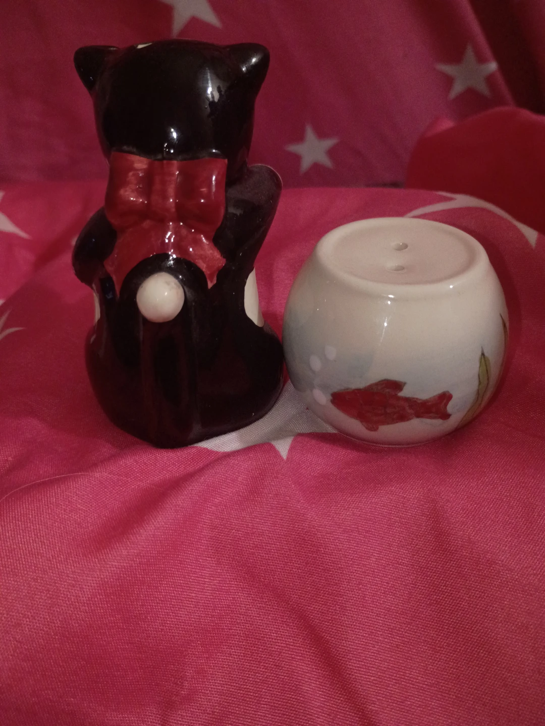 Cat and Fishbowl Salt and Pepper Shaker Set - photo 2