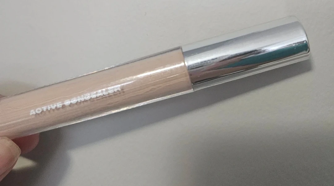 Issy and Co. Active Concealer (Philippines Local Brand) - photo 4