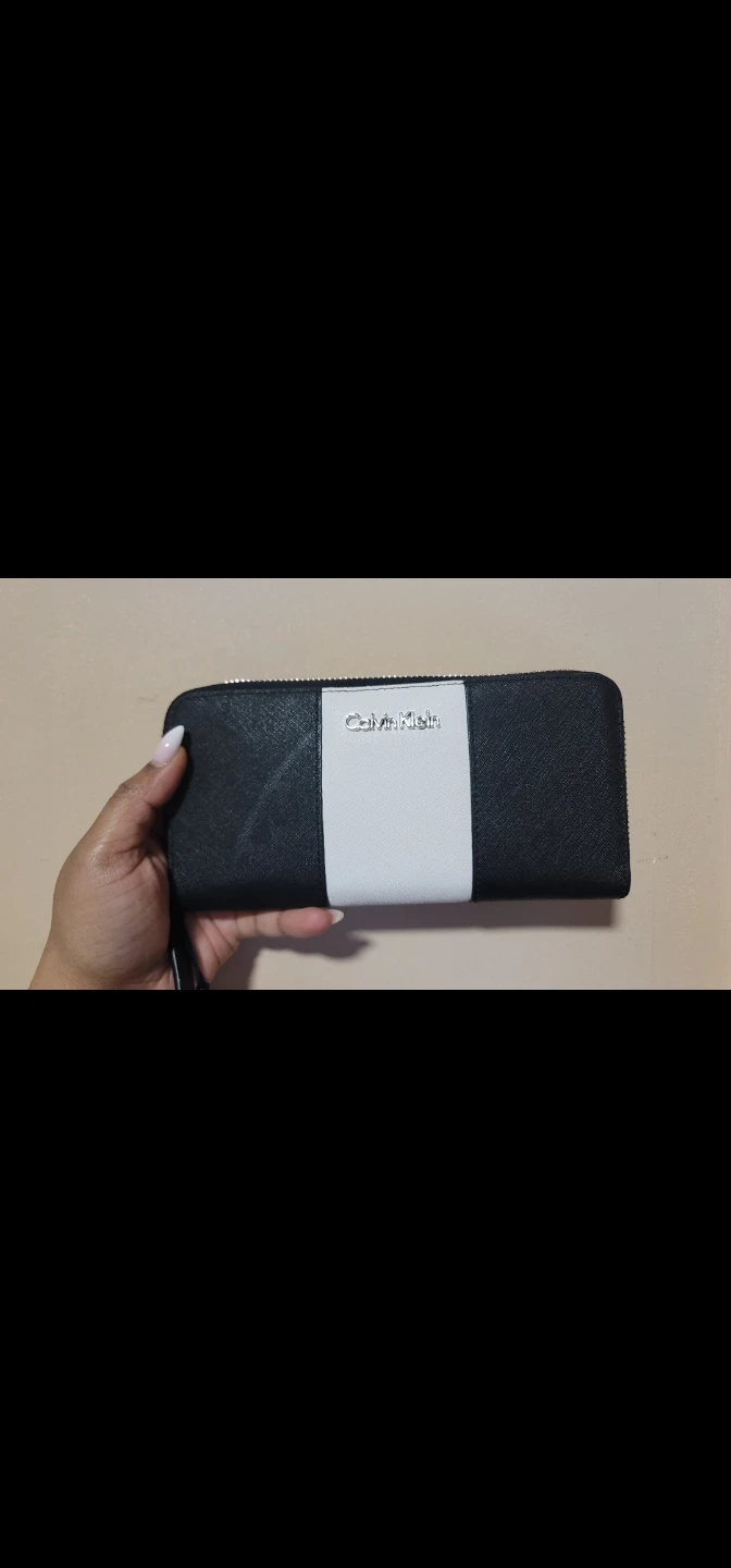 Calvin Klein Zip Around Wallet
