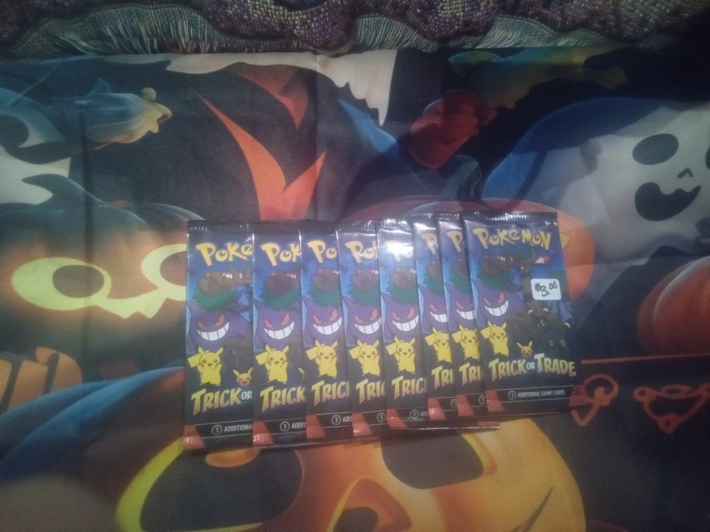 8 Pokémon Trick or Trade Booster Packs