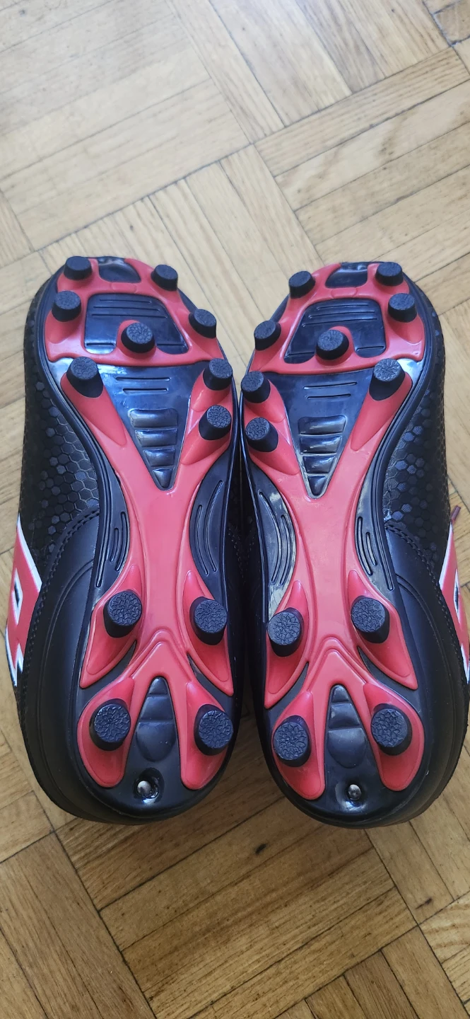 Lotto Storm Soccer Cleats Size 6