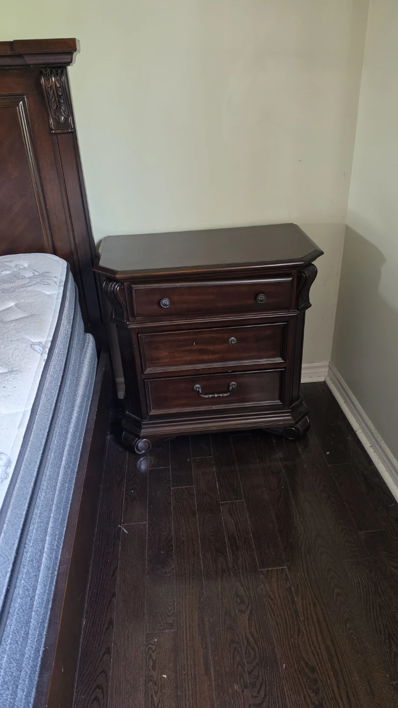 Dark Wood Bedroom Set - Dresser, Nightstand & Bed Frame - photo 4