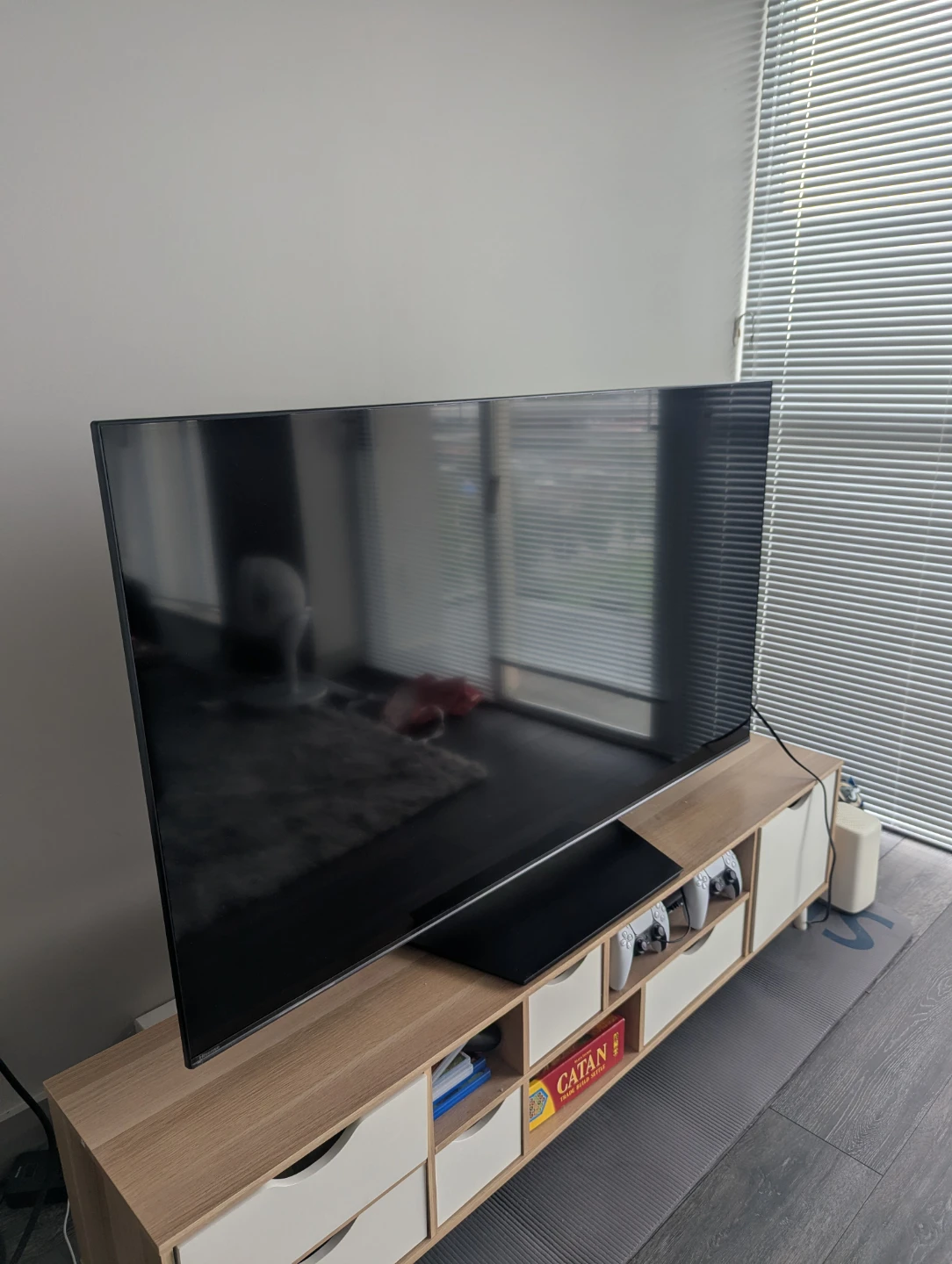 Hisense Smart Television with Remote - photo 3