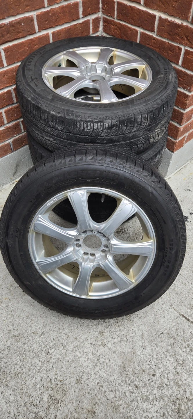 Set of 4 Michelin Latitude Winter Tires With Universal Rims - photo 5