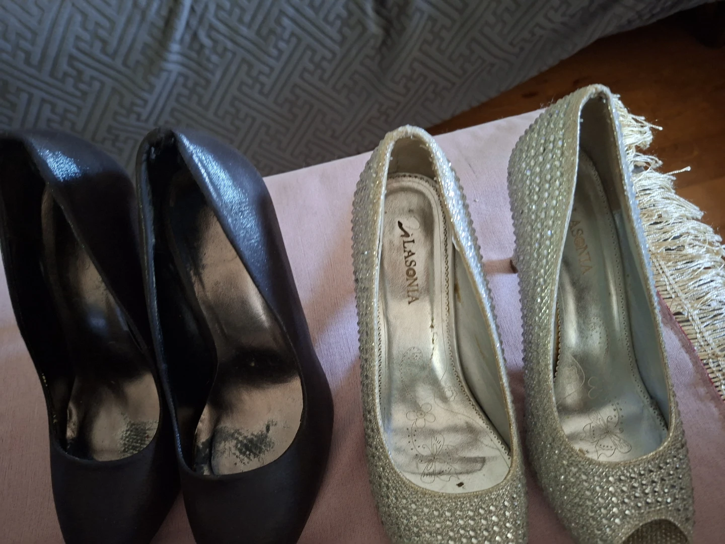 La Sonia Sparkly Heels & Black Pumps