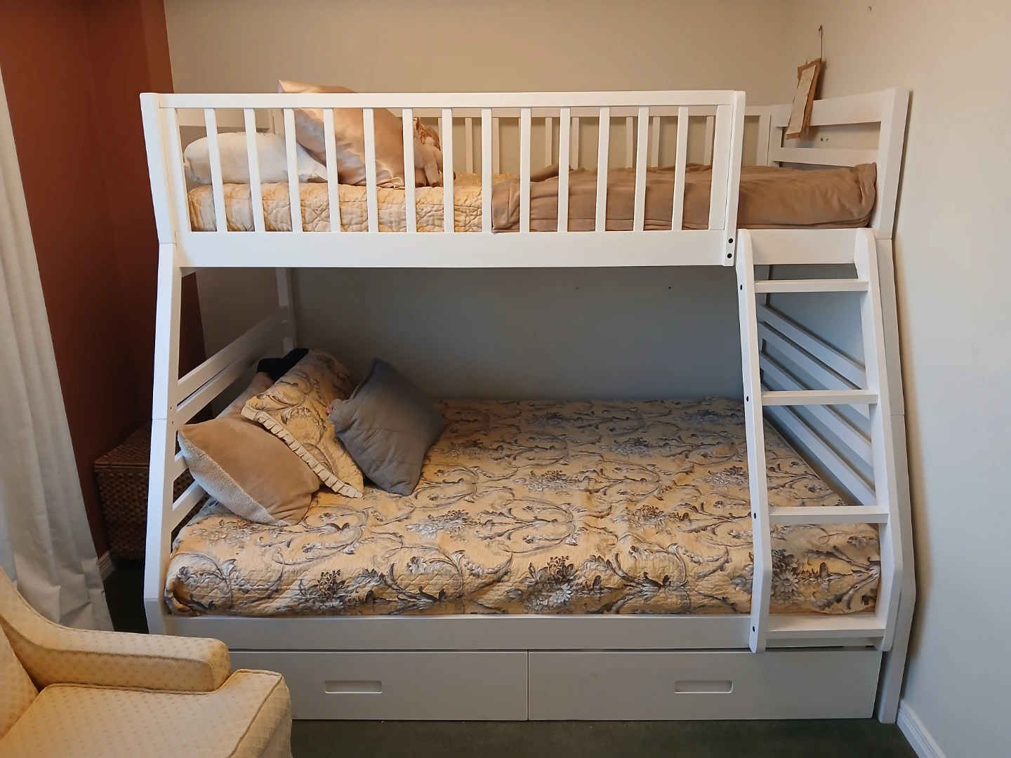 White bunk bed with storage drawers - photo 2