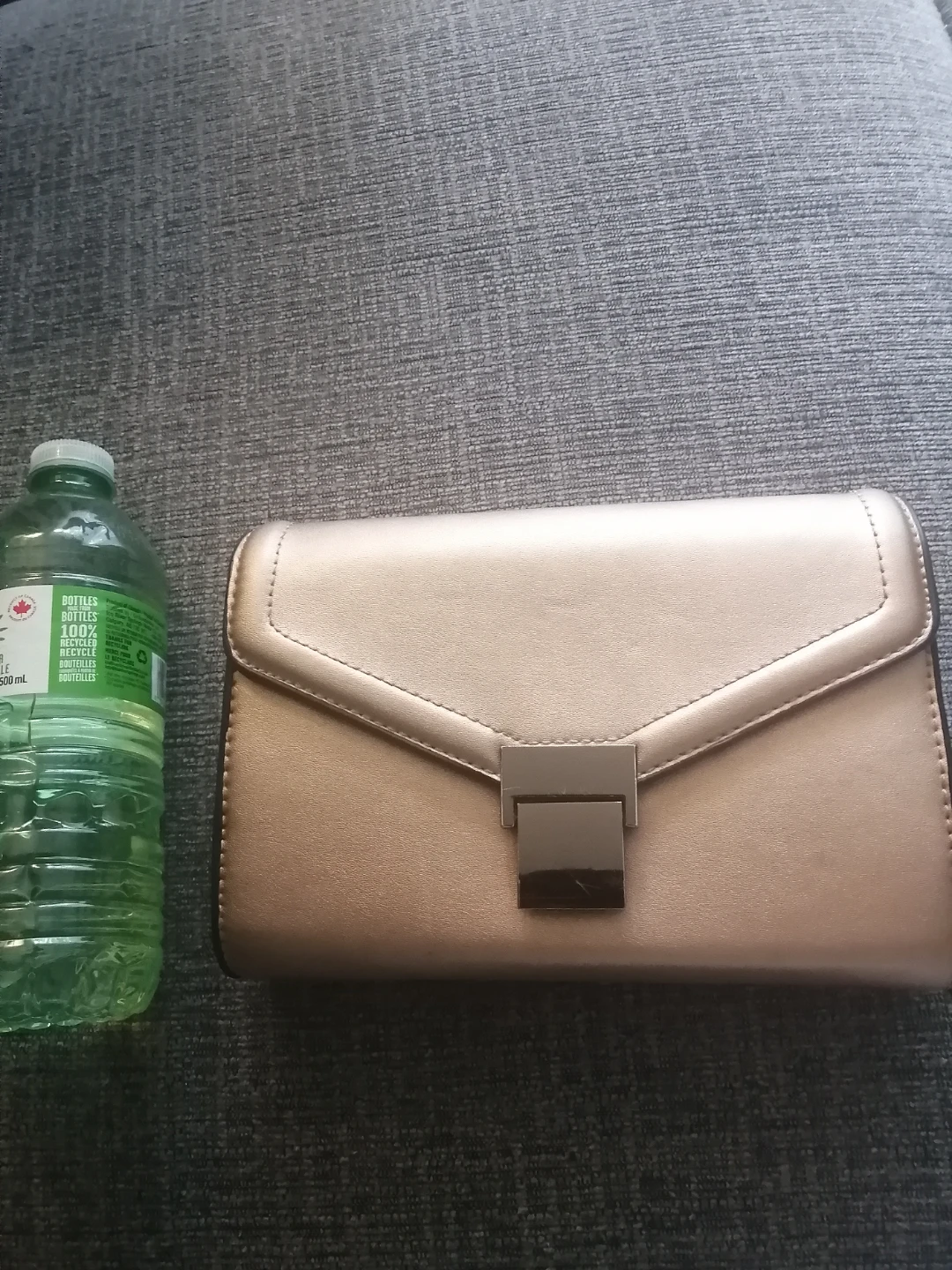 Simons gold clutch purse. - photo 2