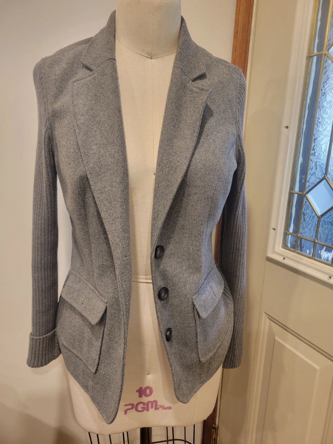 Grey knit-sleeve  M blazer