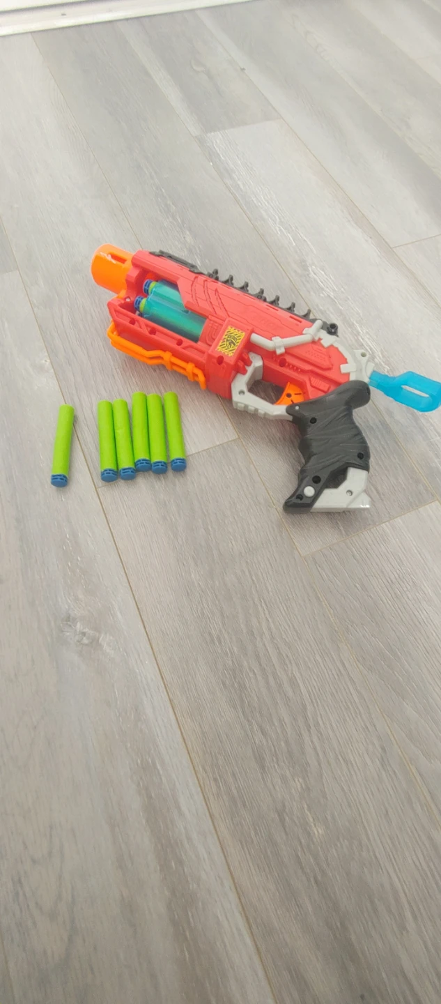 X-Shot Foam Dart Blaster - photo 3