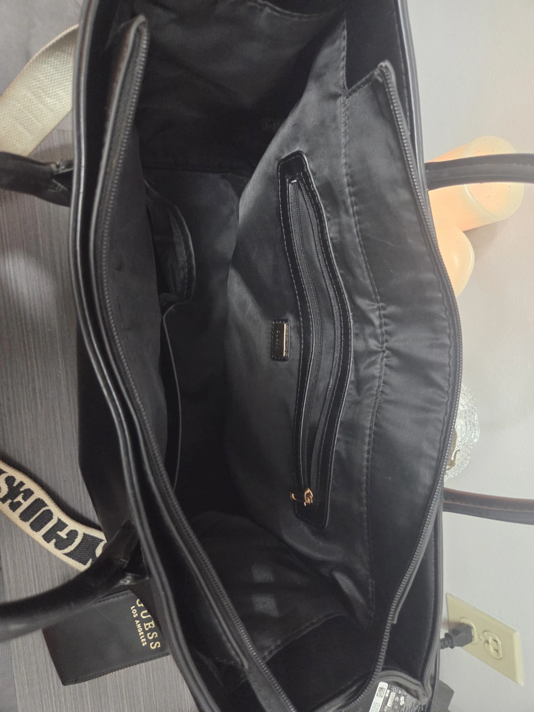 GUESS Black Tote Bag with Detachable Strap - photo 2