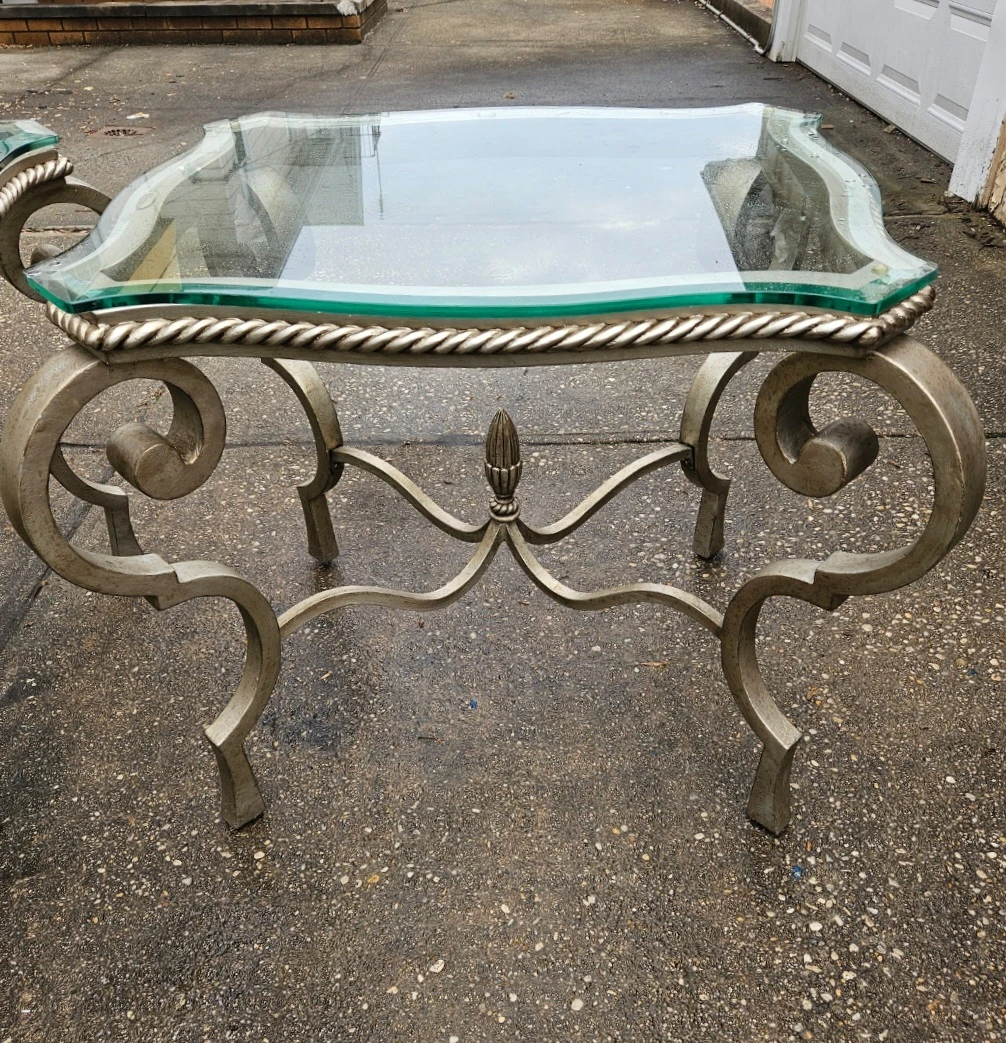 Beautiful expensive coffee table and 2 end tables - photo 2