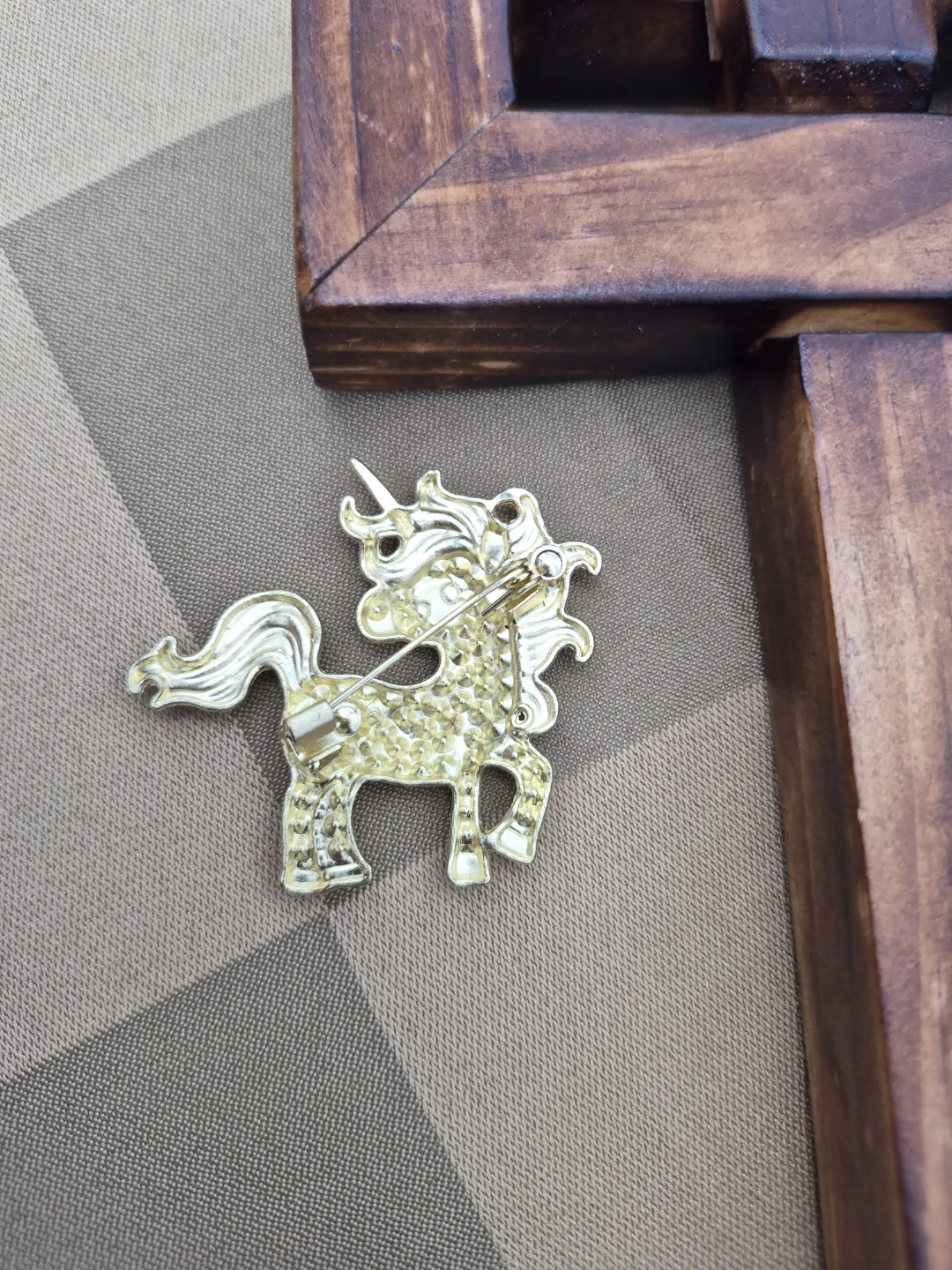 Beautiful 1 1/2"  Unicorn Fashion Brooch Brand - photo 2