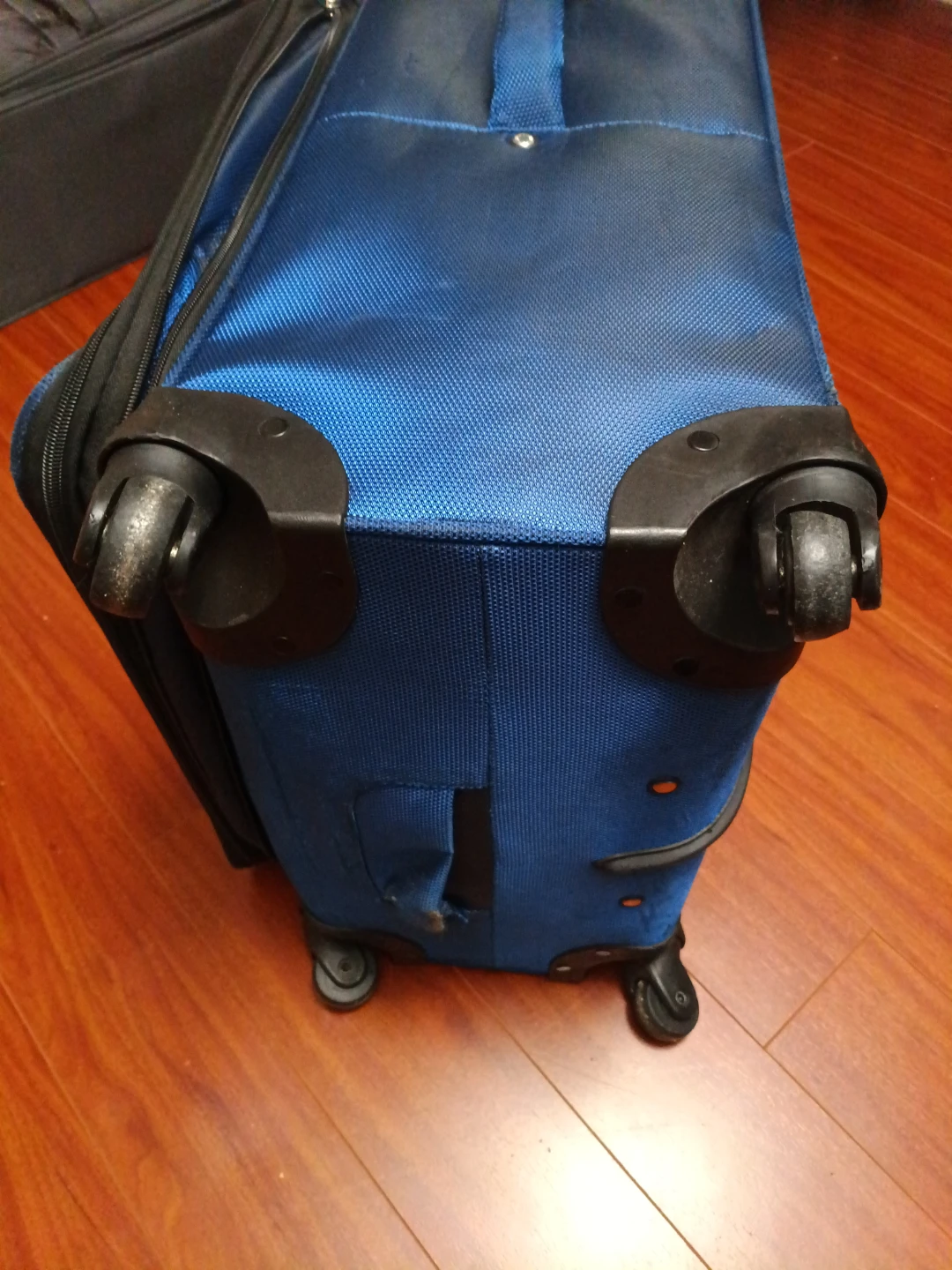 Blue Atlantic Luggage Suitcase - photo 2
