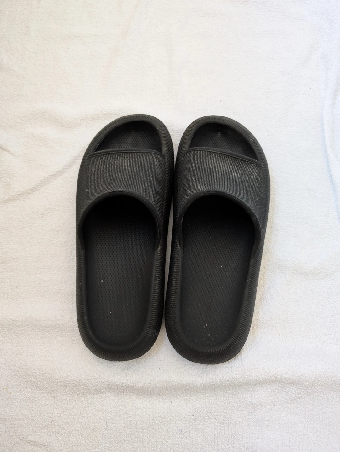 Black Comfortable Foam Slides Size 44-45 good condition
