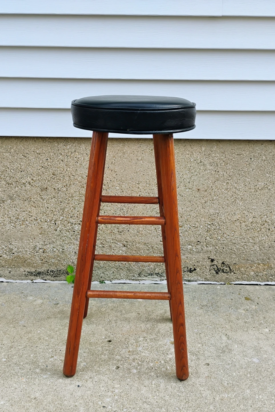 PADDED SEAT BAR STOOL